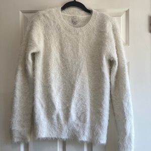 White sweater. Size S